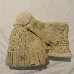 3P UGG POM POM HAT, INFINITY SCARF AND POM POM GLOVES